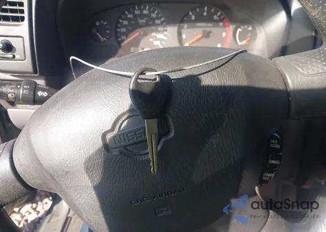 2001 Nissan Xterra Xe-V6 from USA, damaged, VIN 5N1ED28T41C506186